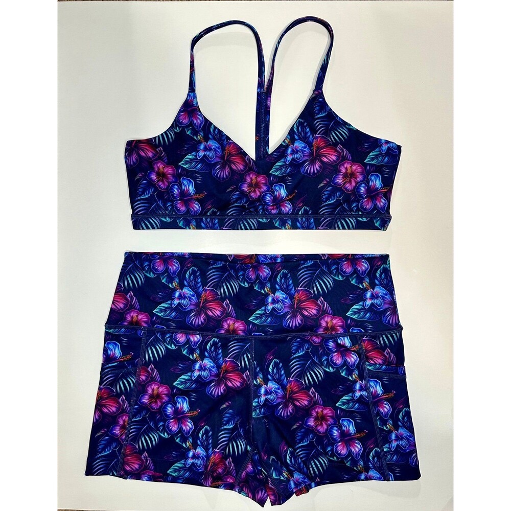 CVG Constantly Varied Gear Paradise Hibiscus Sports bra Shorts Set Medium NWT